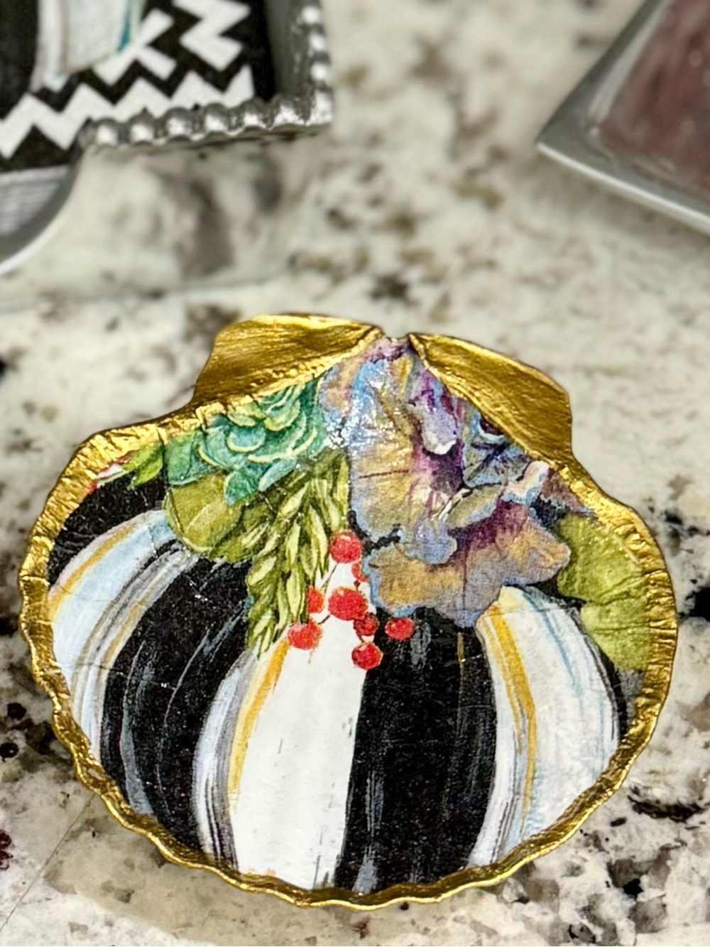Hand Crafted Courtly Stripe Pumpkin Trinket Shell Dish Black 5"